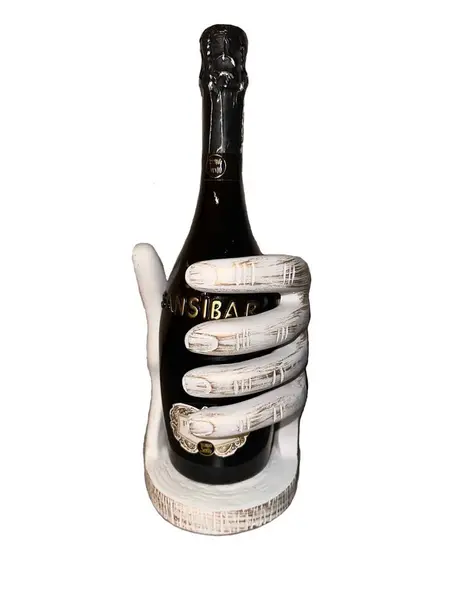 C0031 - Decorative bottle holder